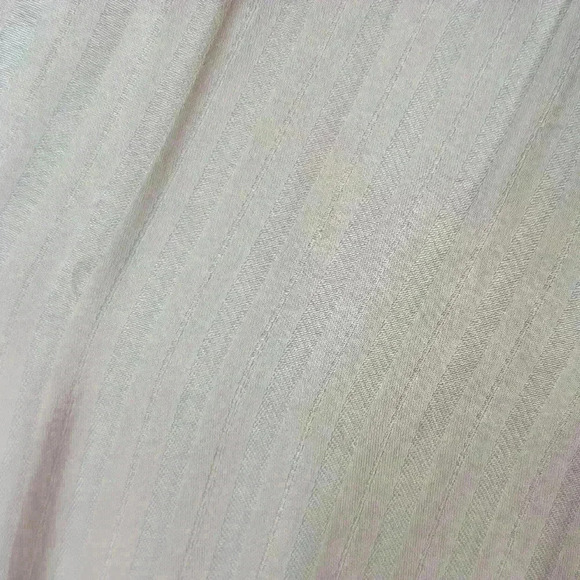 Jennifer lopez size medium peach color top. 3/4 length sleeves. Size medium - Picture 3 of 5